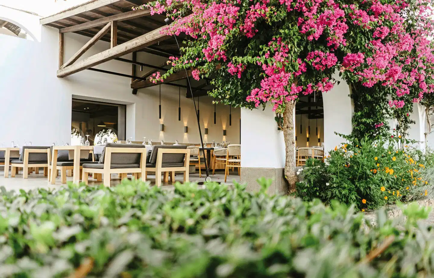 Minos Beach Art Aussenansicht