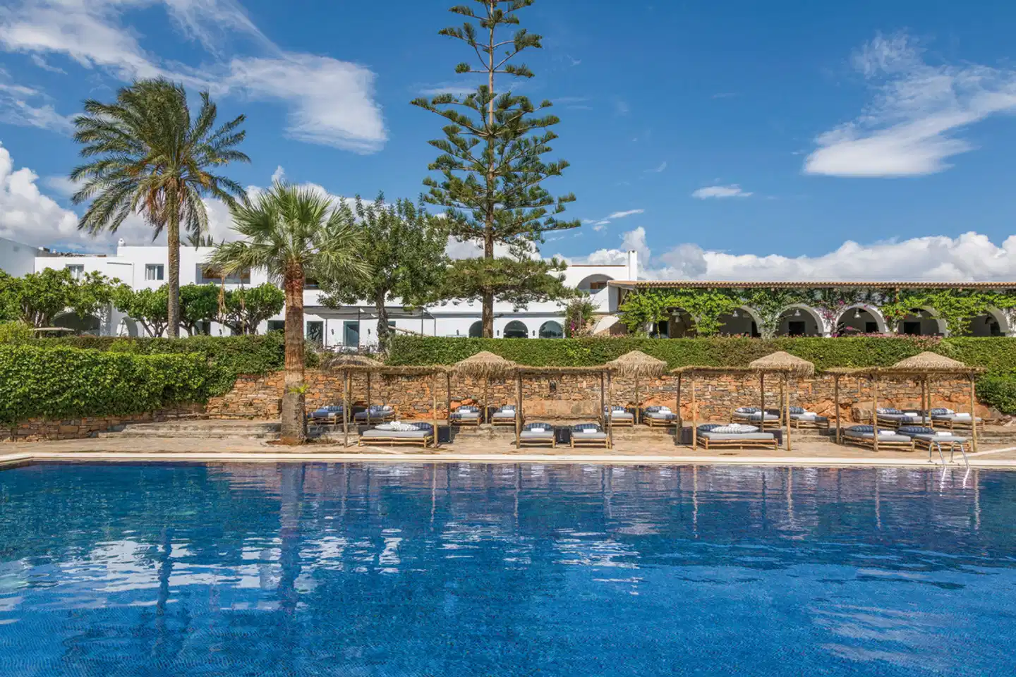 Minos Beach Art Aussenansicht