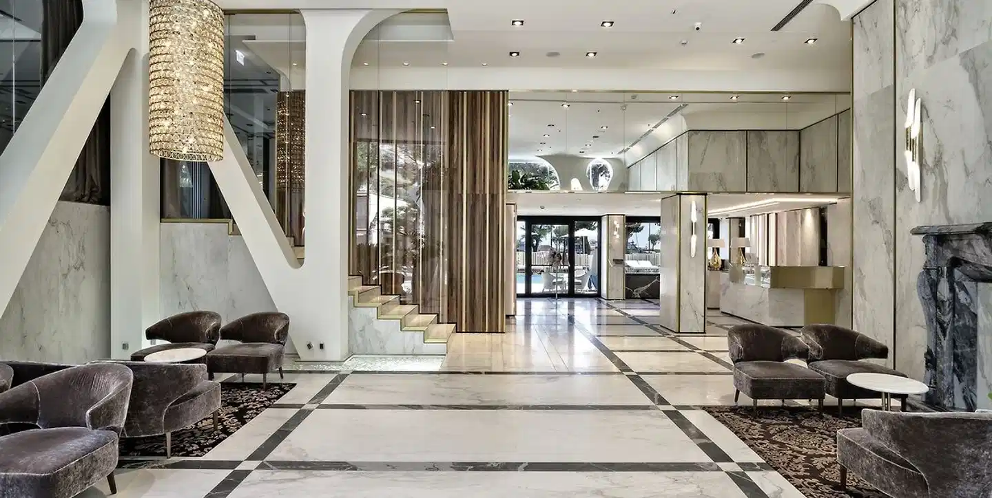 Sporting Superior Lobby