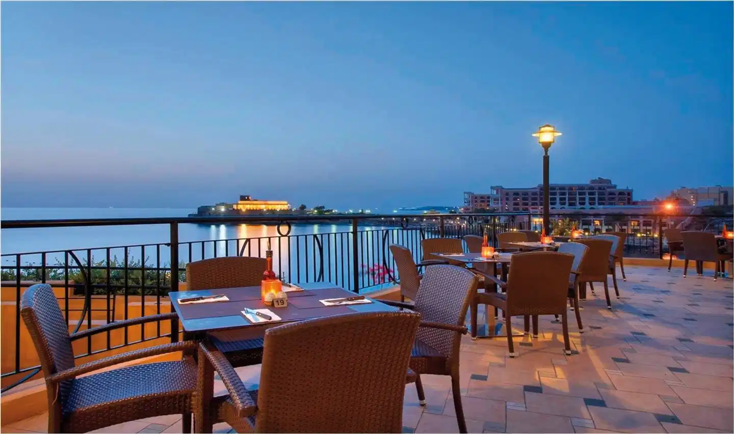 Verdi St. George's Bay Marina Terrasse