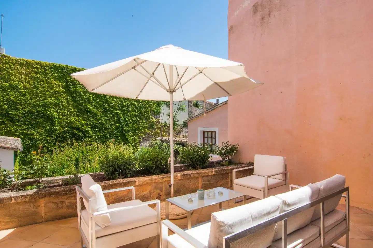 Hotel Can Moragues Terrasse