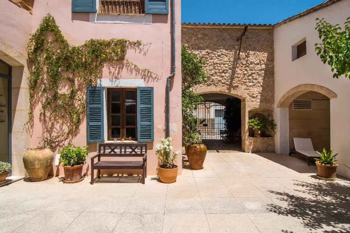 Hotel Can Moragues Aussenansicht