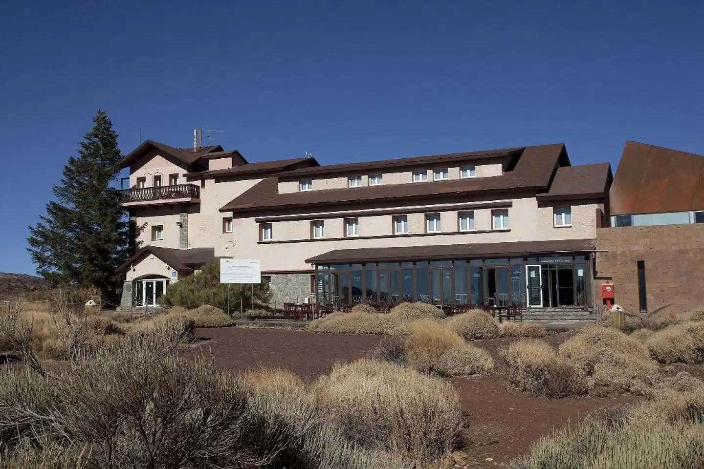 Parador de las Cañadas del Teide Aussenansicht