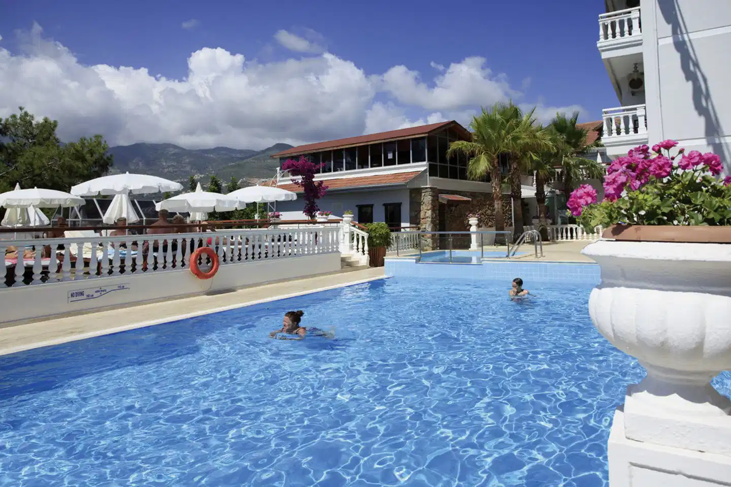 Sunny Hill Alya Pool