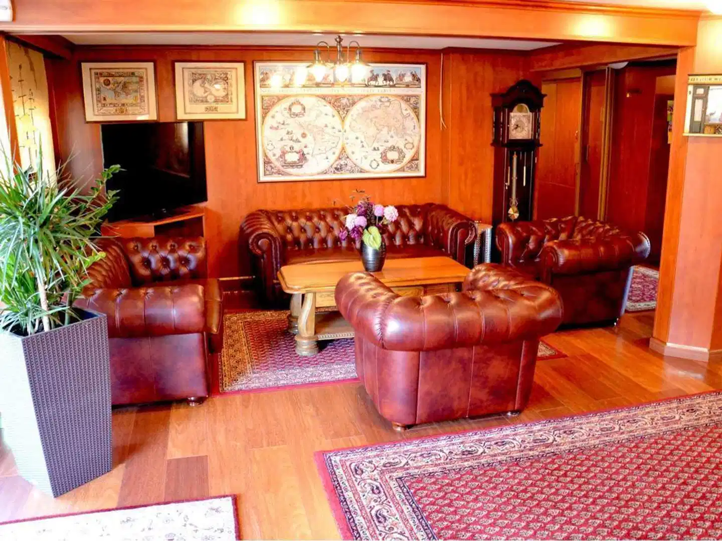 Botel Albatros Lobby