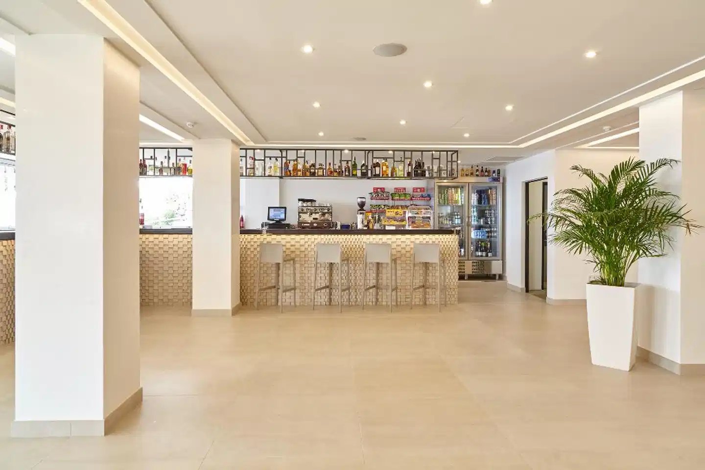 Sol Bahía Ibiza Suites Bar