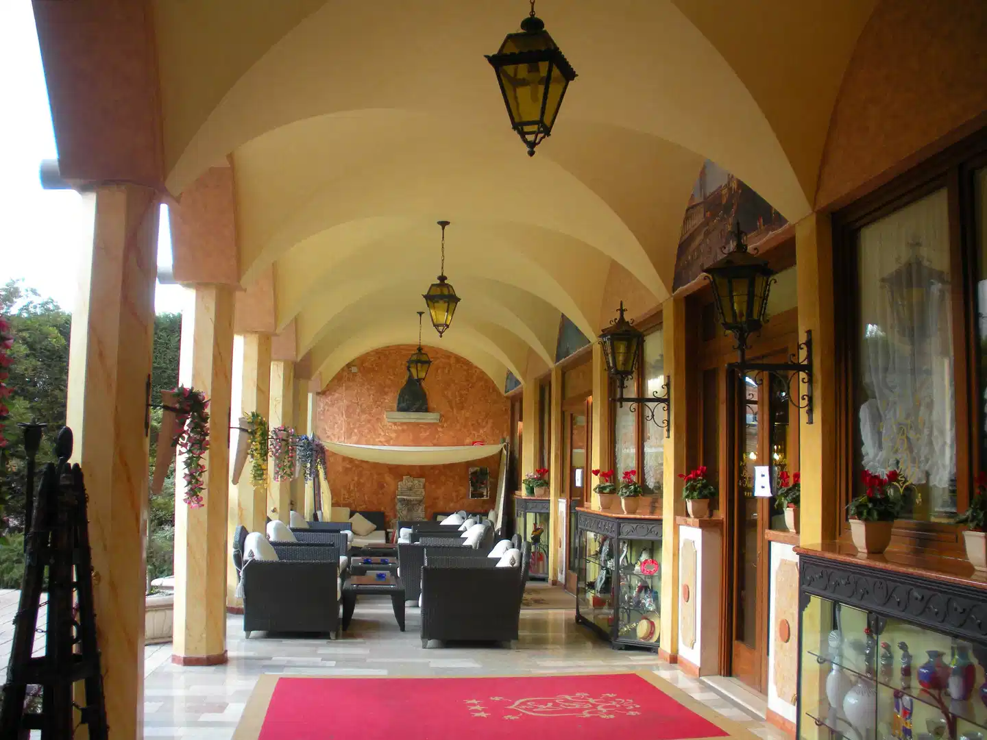 Belle Arti Lobby