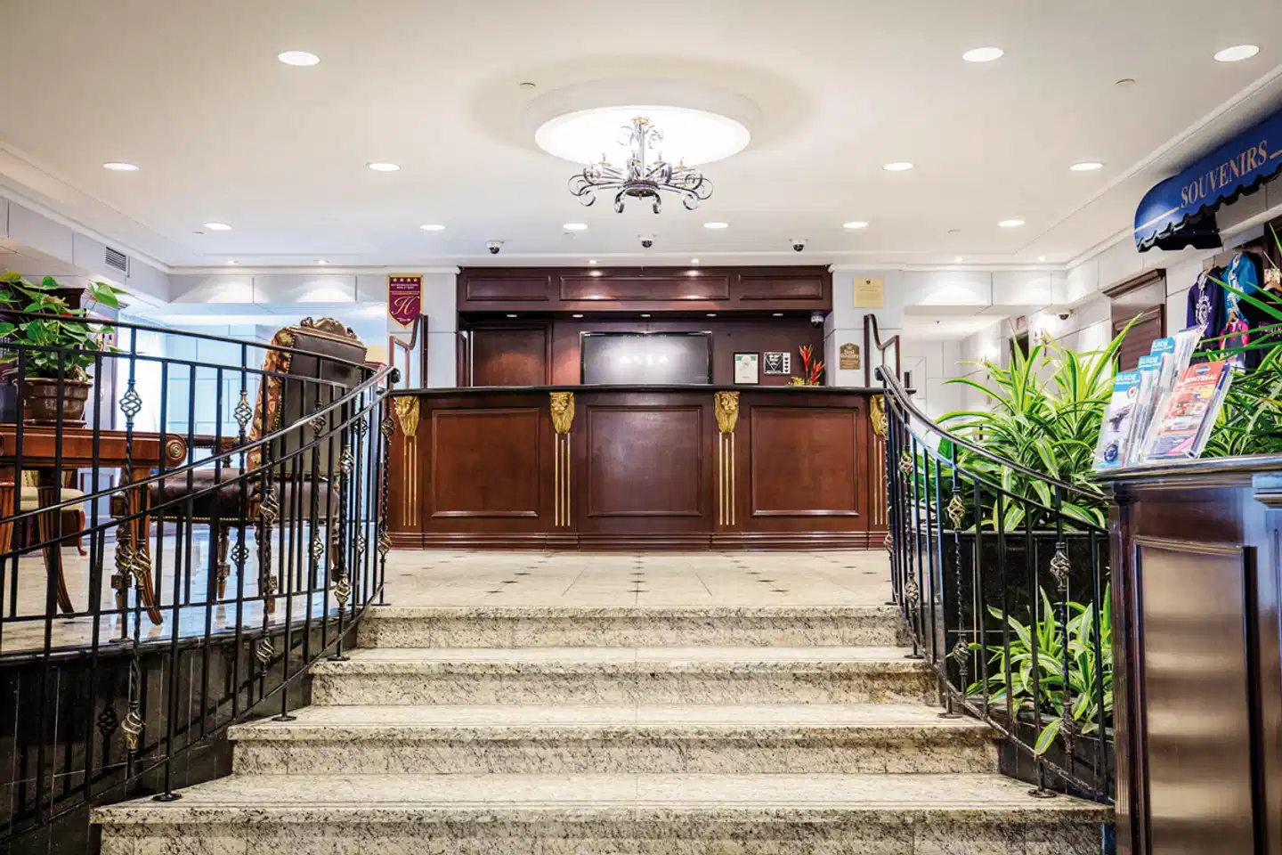 Best Western Ville Marie Hotel & Suites Bar