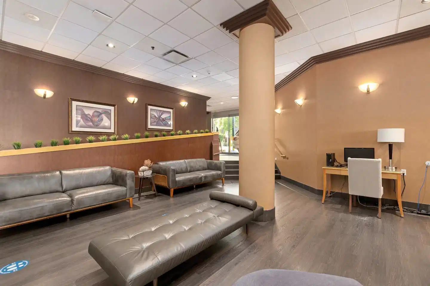 GEC Granville Suites Hotel Lobby