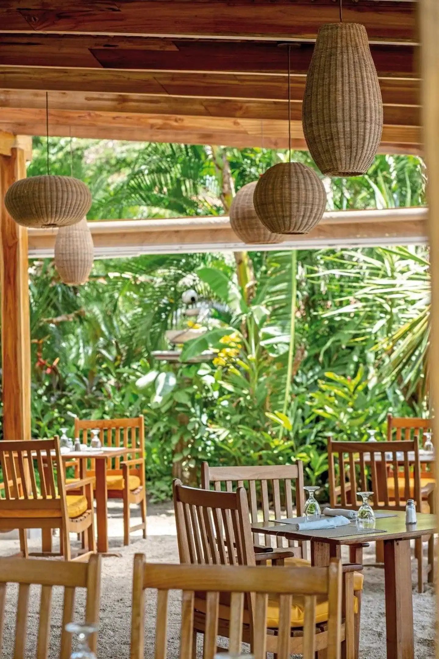 Capitan Suizo Beachfront Boutique Hotel Restaurant