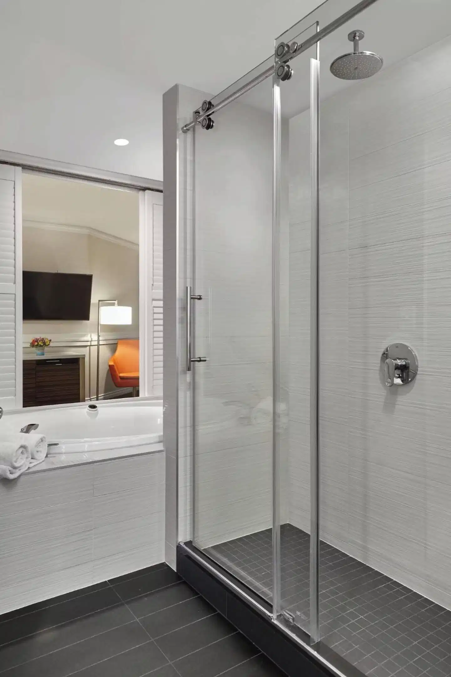 Delta Hotels by Marriott Edmonton Centre Suites Badezimmer