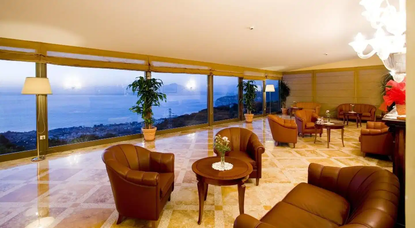 Grand Hotel Due Golfi Lobby