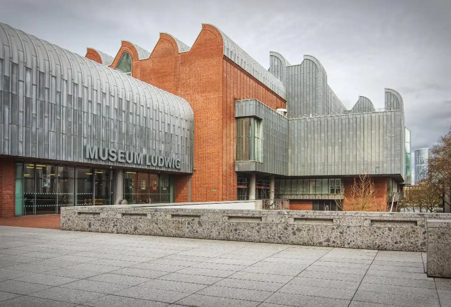 Holiday Inn Express Köln-Mülheim Aussenansicht