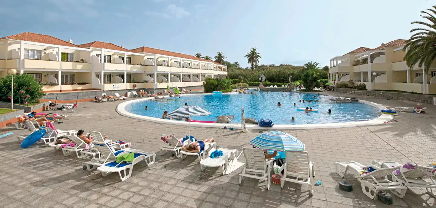 Apartamentos Checkin Laurisilva Pool