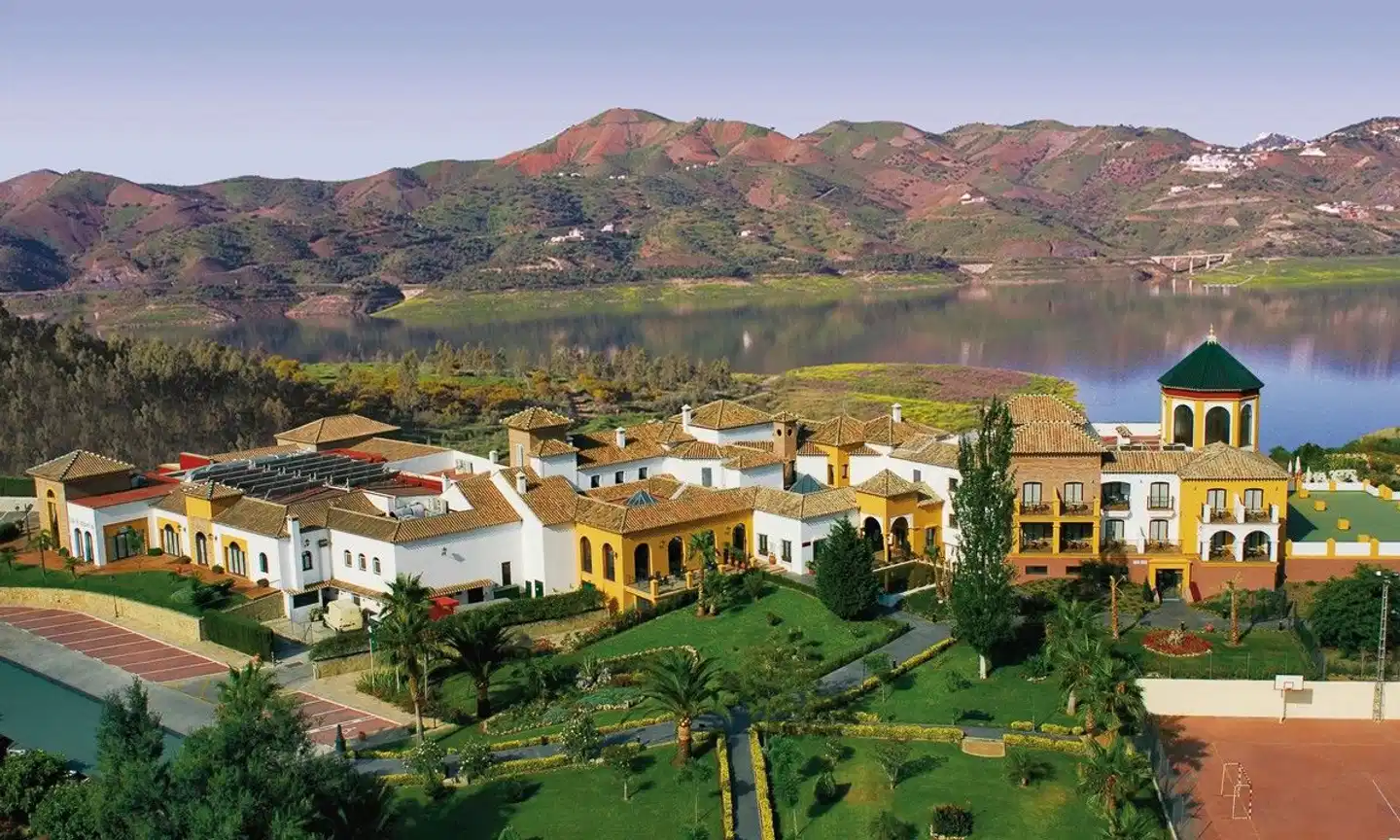 B bou Hotel La Viñuela & Spa Aussenansicht