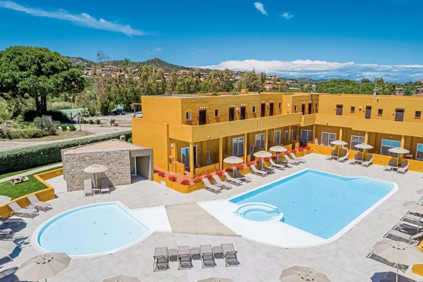 Blu Hotel Laconia Village Aussenansicht