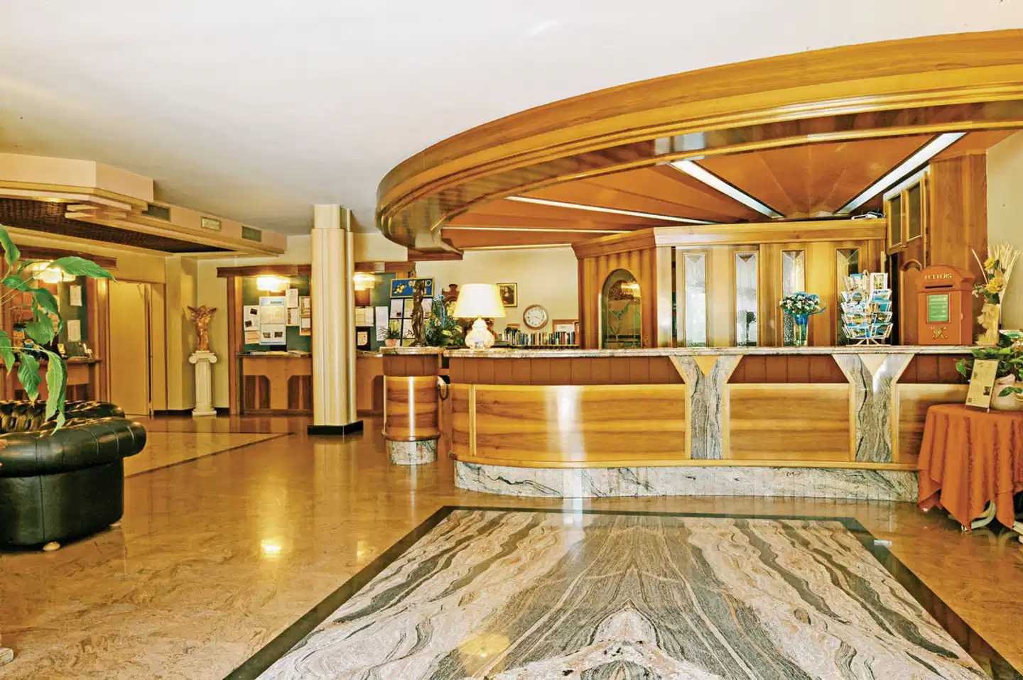 Park Hotel Oasi Lobby