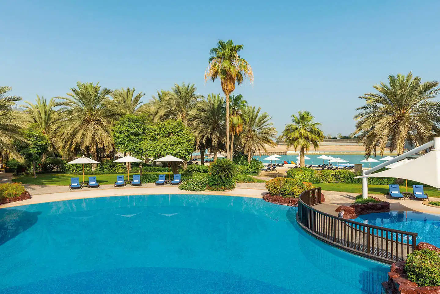 Sheraton Abu Dhabi Hotel & Resort Pool