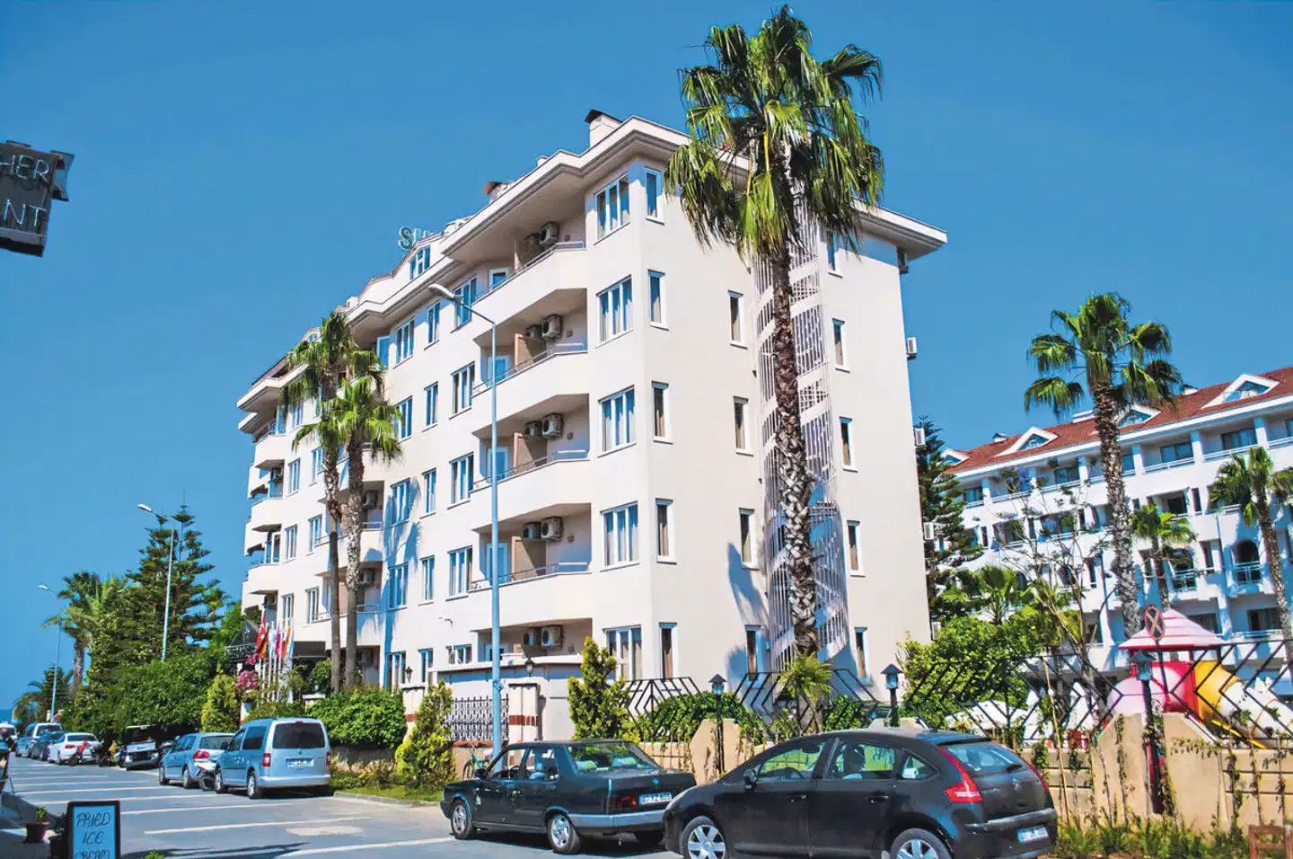 Side Bay Hotel Aussenansicht