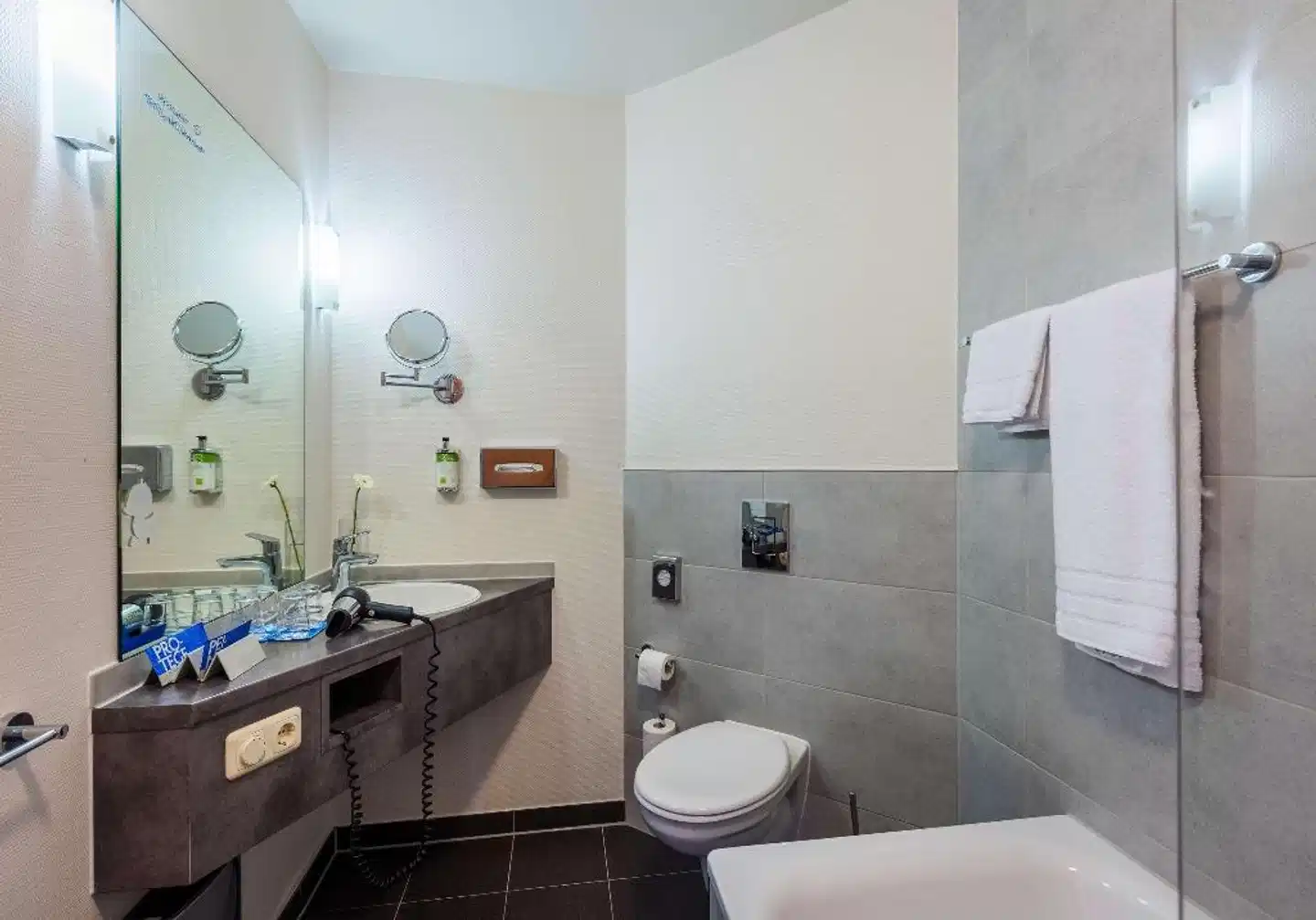 Hotel Oberhausen Neue Mitte, affiliated by Meliá Badezimmer