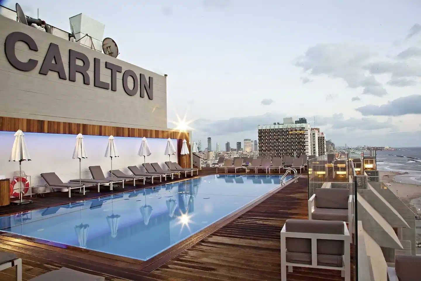 Carlton Tel Aviv on the Beach Pool