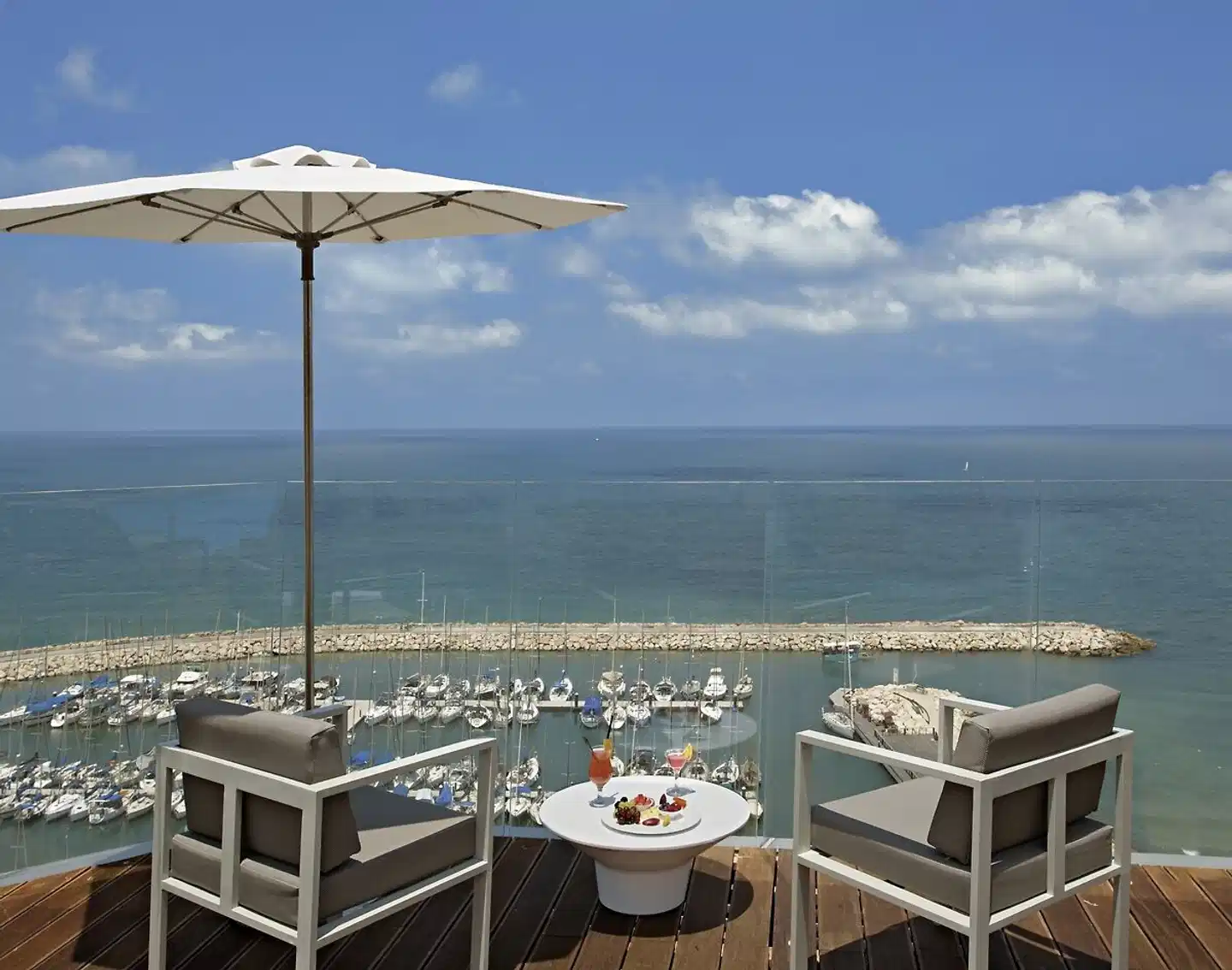 Carlton Tel Aviv on the Beach Terrasse