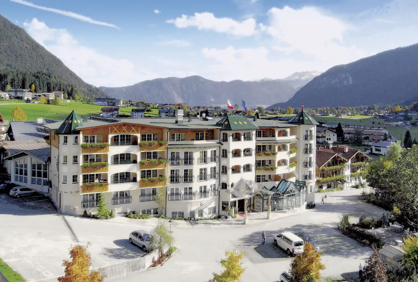 Vier Jahreszeiten Wellnessresort am Achensee Aussenansicht