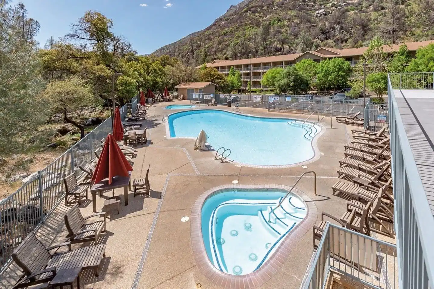 Yosemite View Lodge Pool