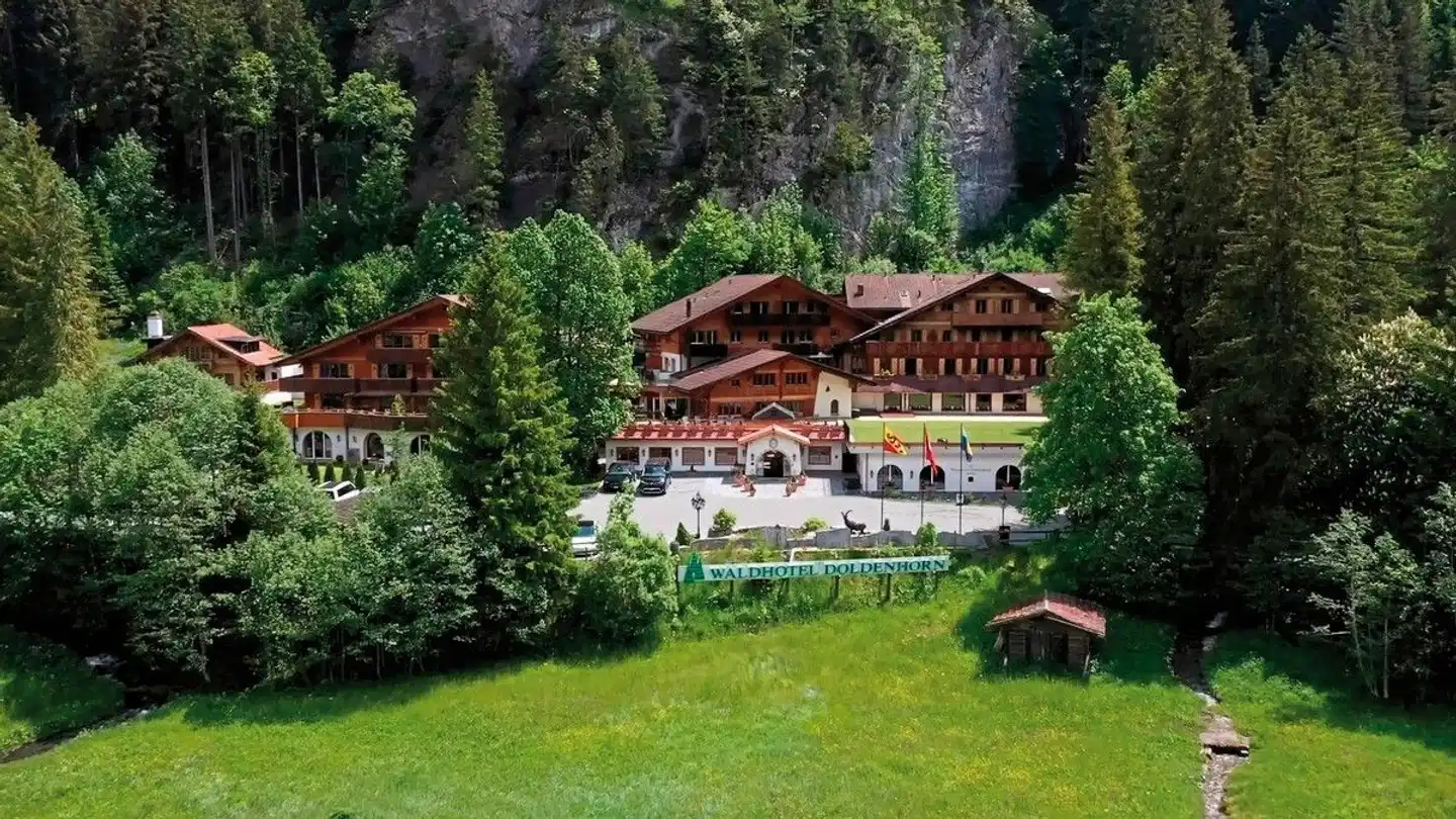 Relais & Châteaux Waldhotel Doldenhorn Garten