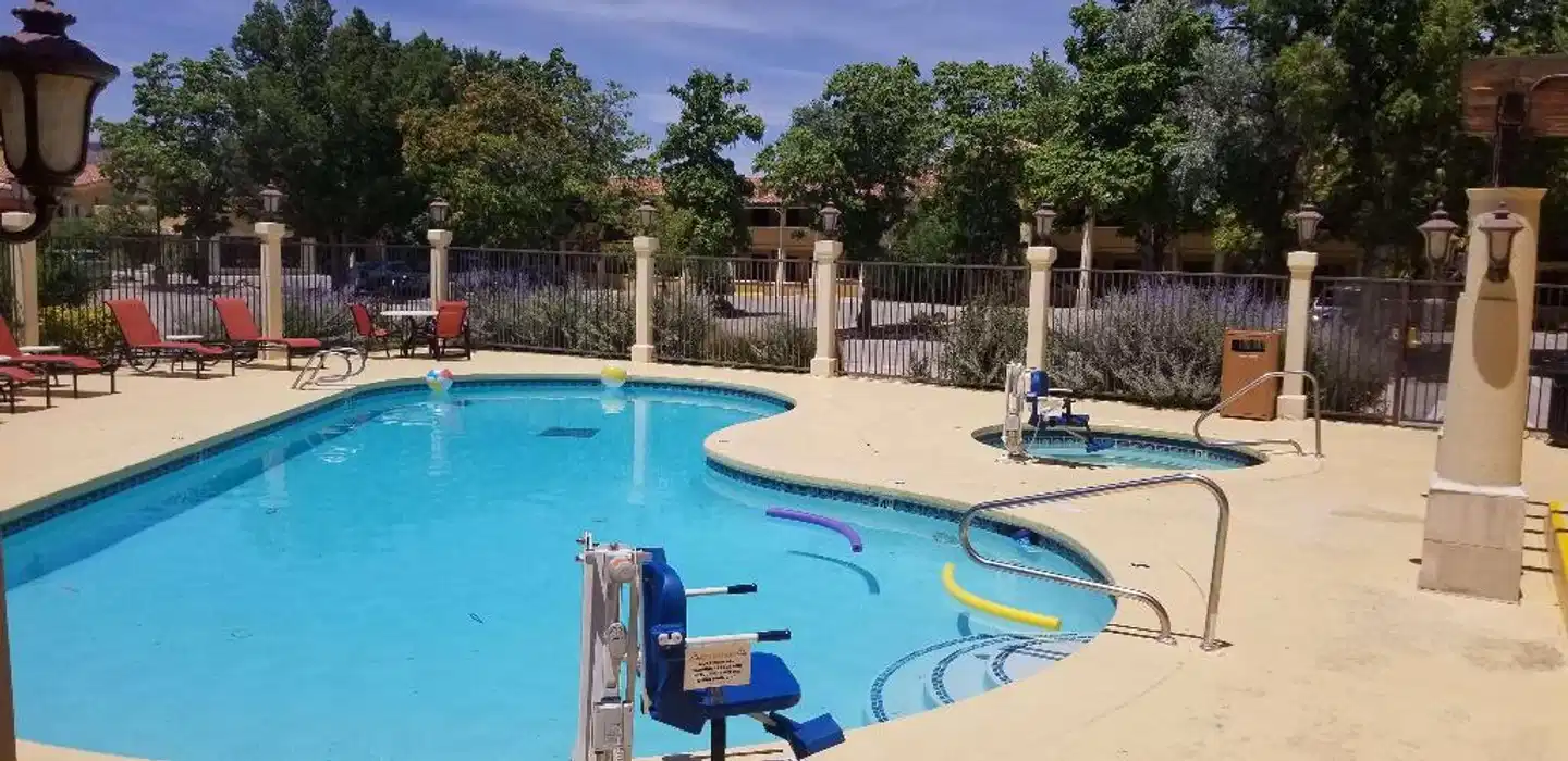 Best Western PLUS Greenwell Inn Pool