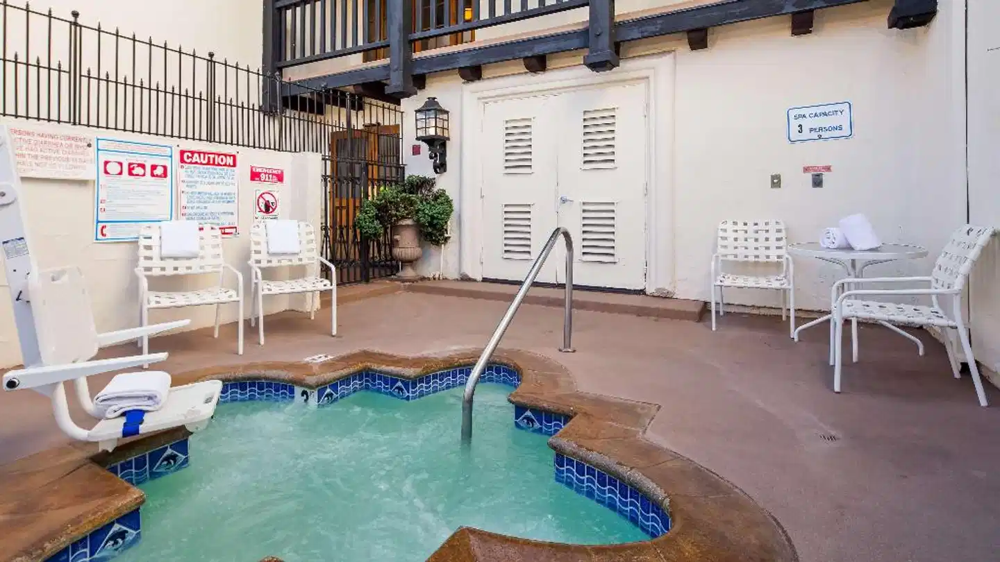 Best Western Plus Carpinteria Pool