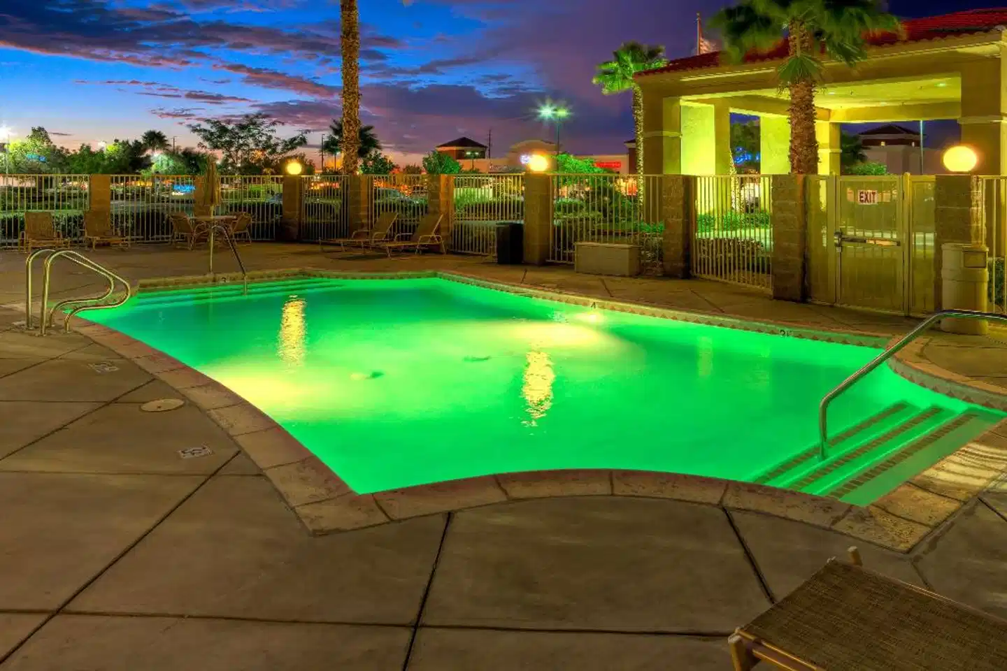 Hampton Inn & Suites Palmdale Pool