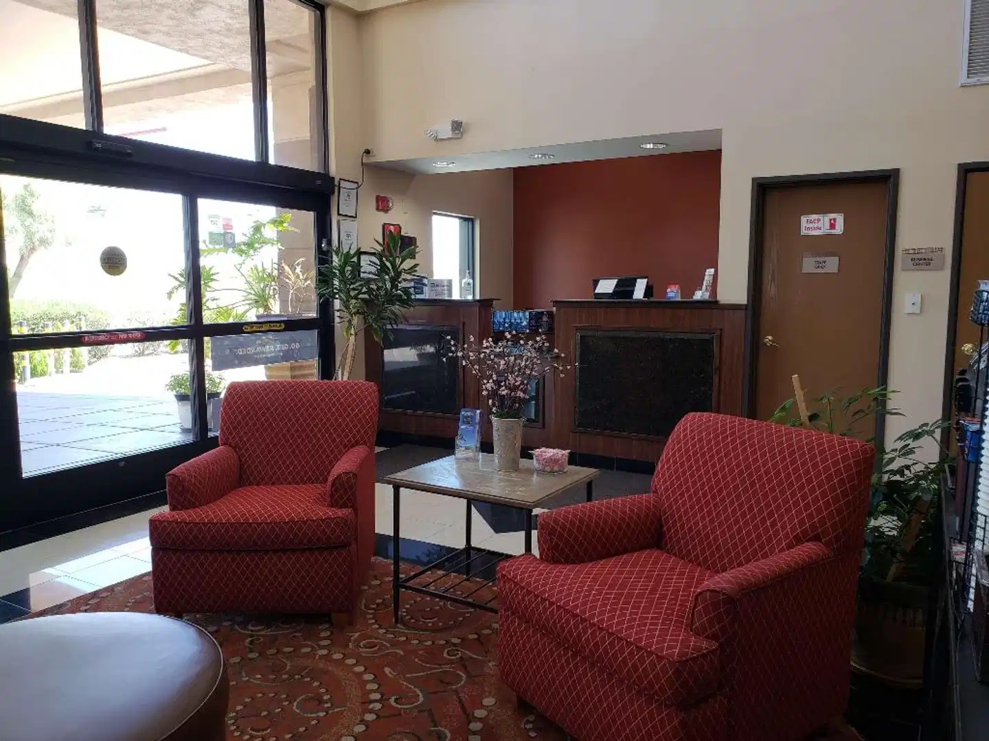 Best Western Gold Poppy Inn Lobby