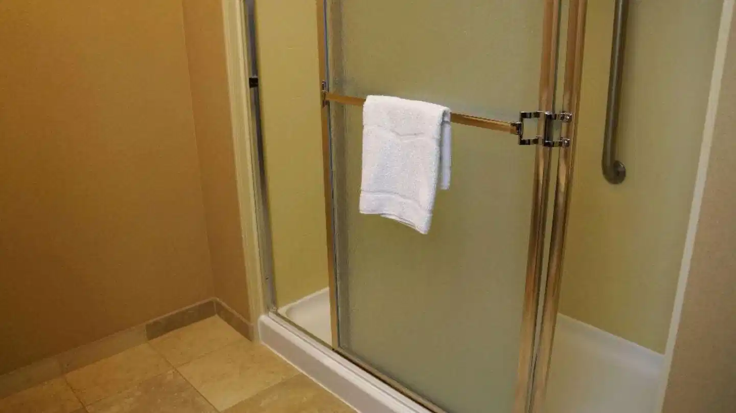 Hampton Inn and Suites Kingman Badezimmer