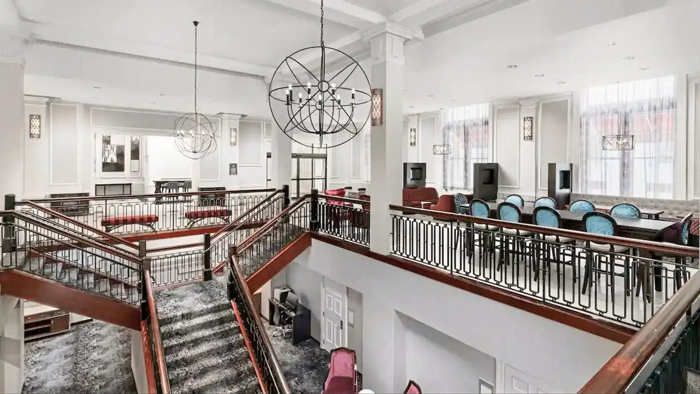 Hampton Inn & Suites Baltimore Inner Harbor Bar