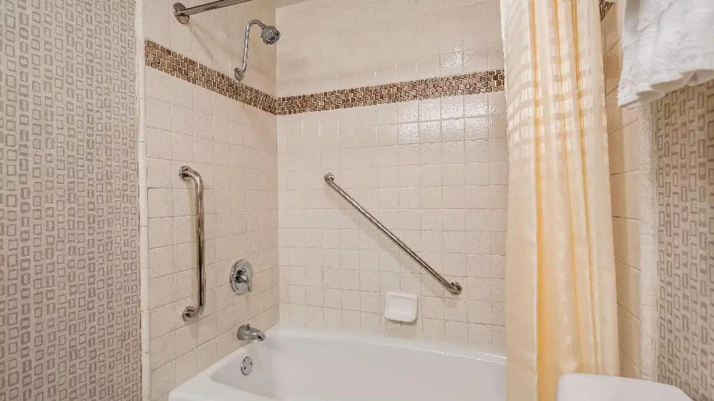 Best Western Los Angeles Worldport Hotel Badezimmer