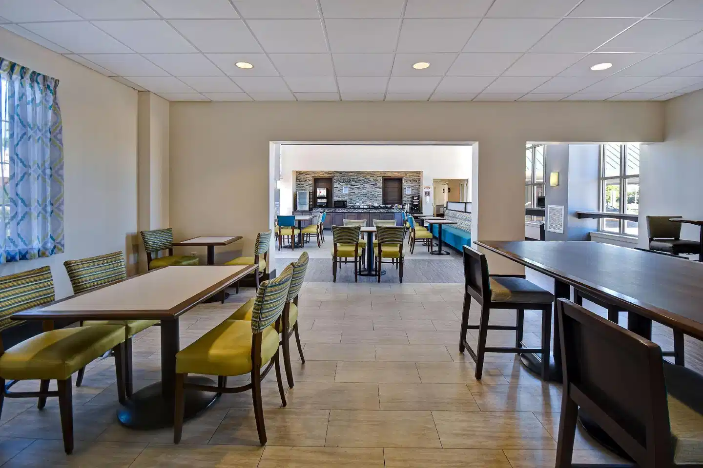 Best Western Plus - King of Prussia Bar