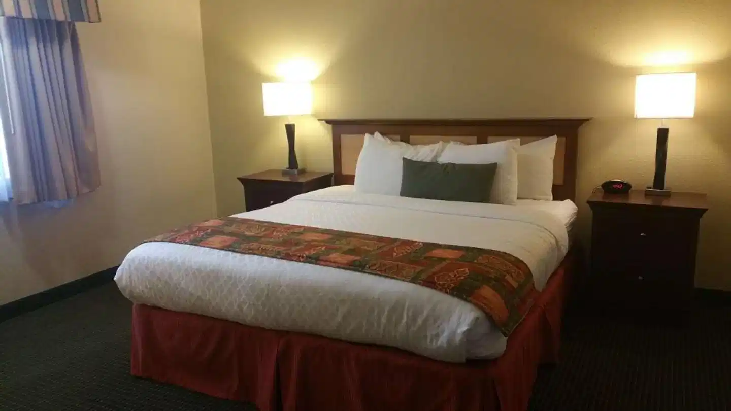 Best Western Plus Sonora Oaks Hotel and Conference Center Wohnbeispiel