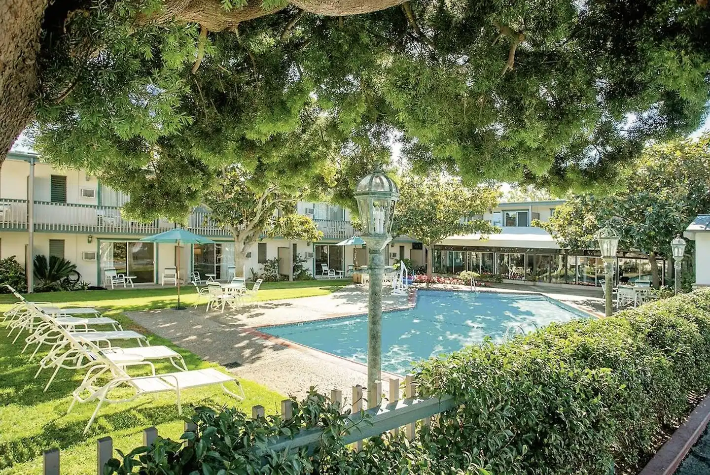Best Western Plus Santa Barbara Pool