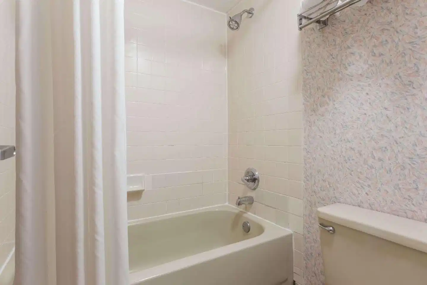 Ramada by Wyndham Portland Badezimmer