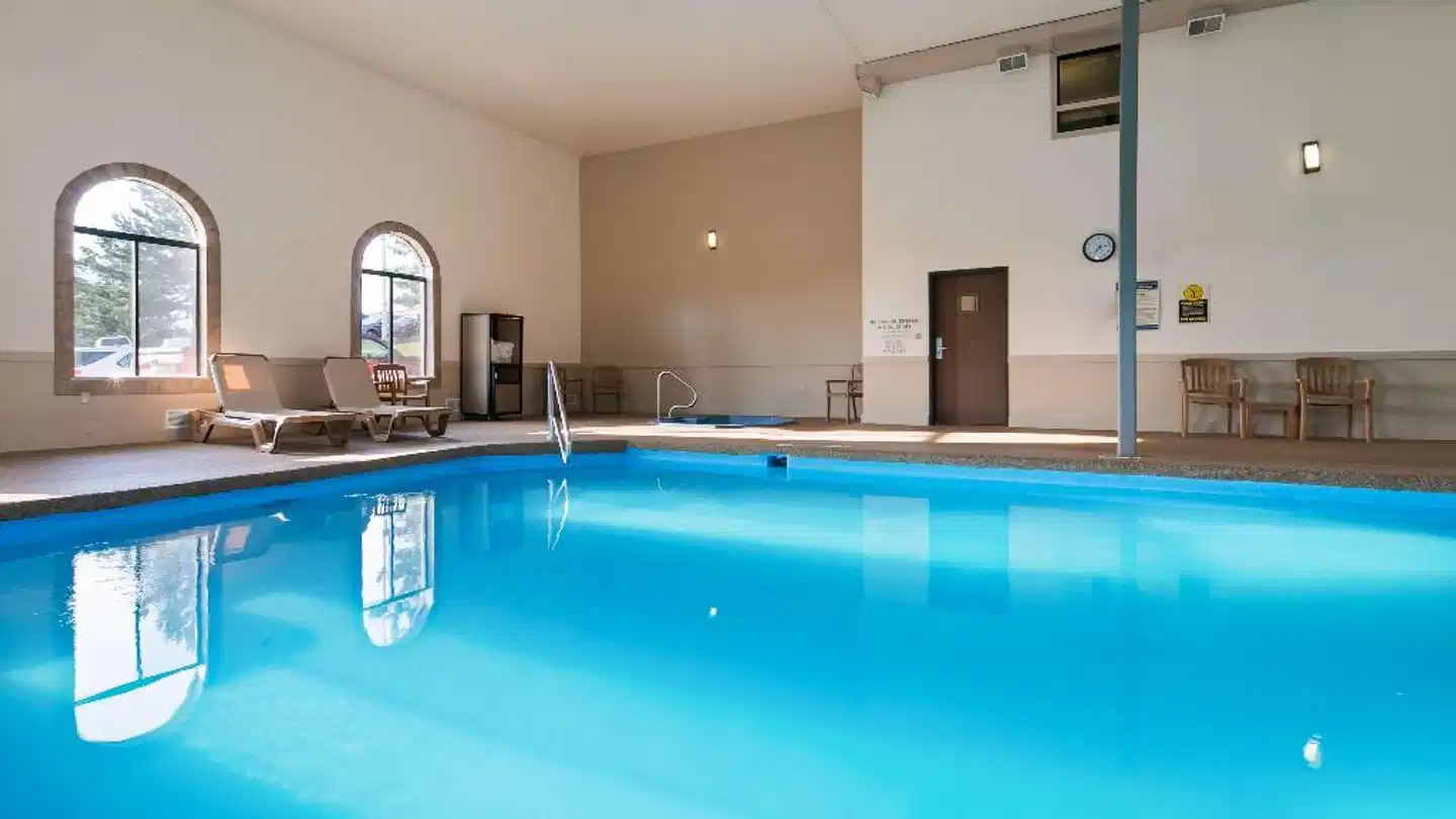 Best Western Buffalo Ridge Inn Hallenbad