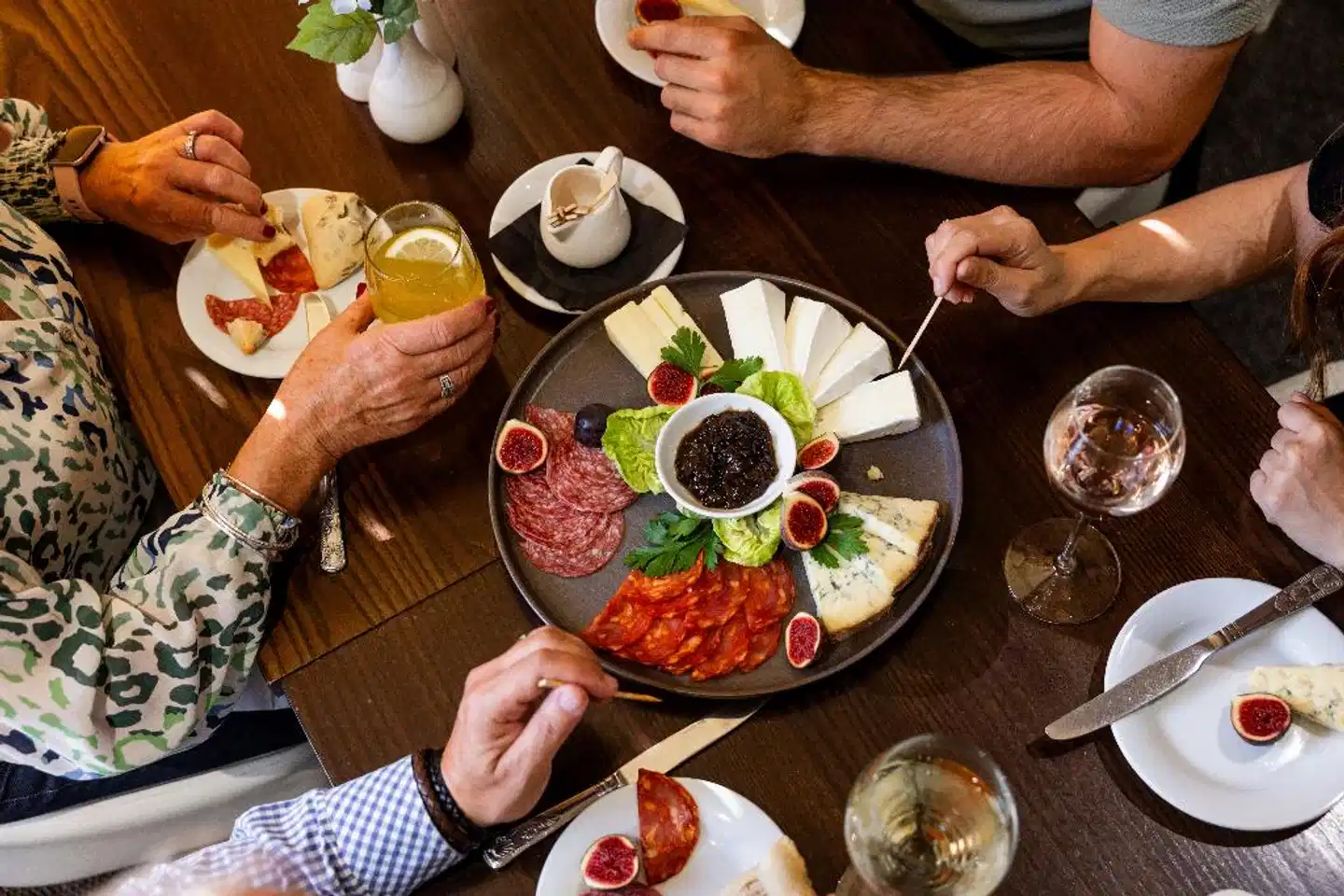 The Monterey Hotel, Sure Hotel Collection by Best Western Personen