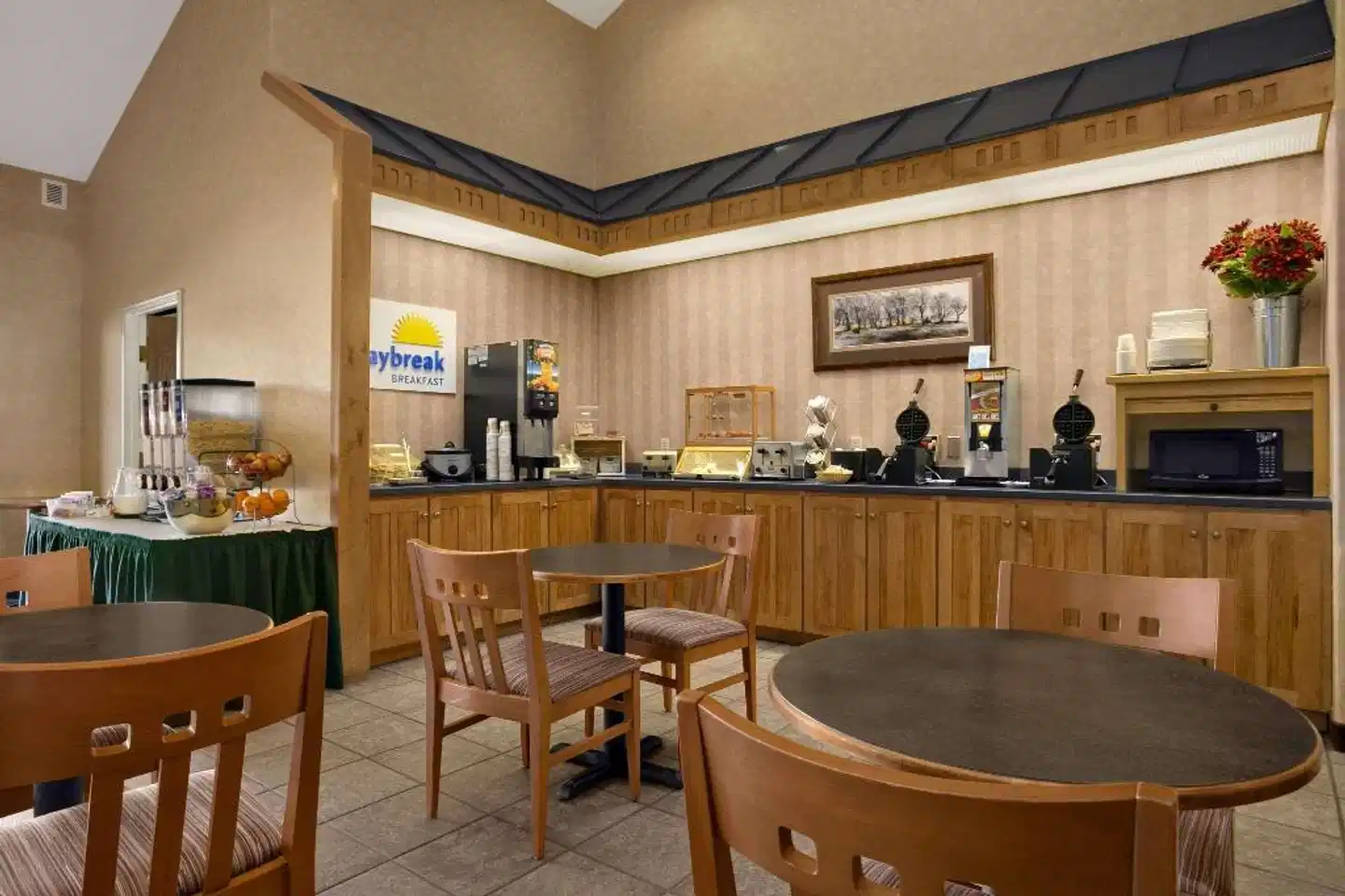 Days Inn by Wyndham Rapid City Bar