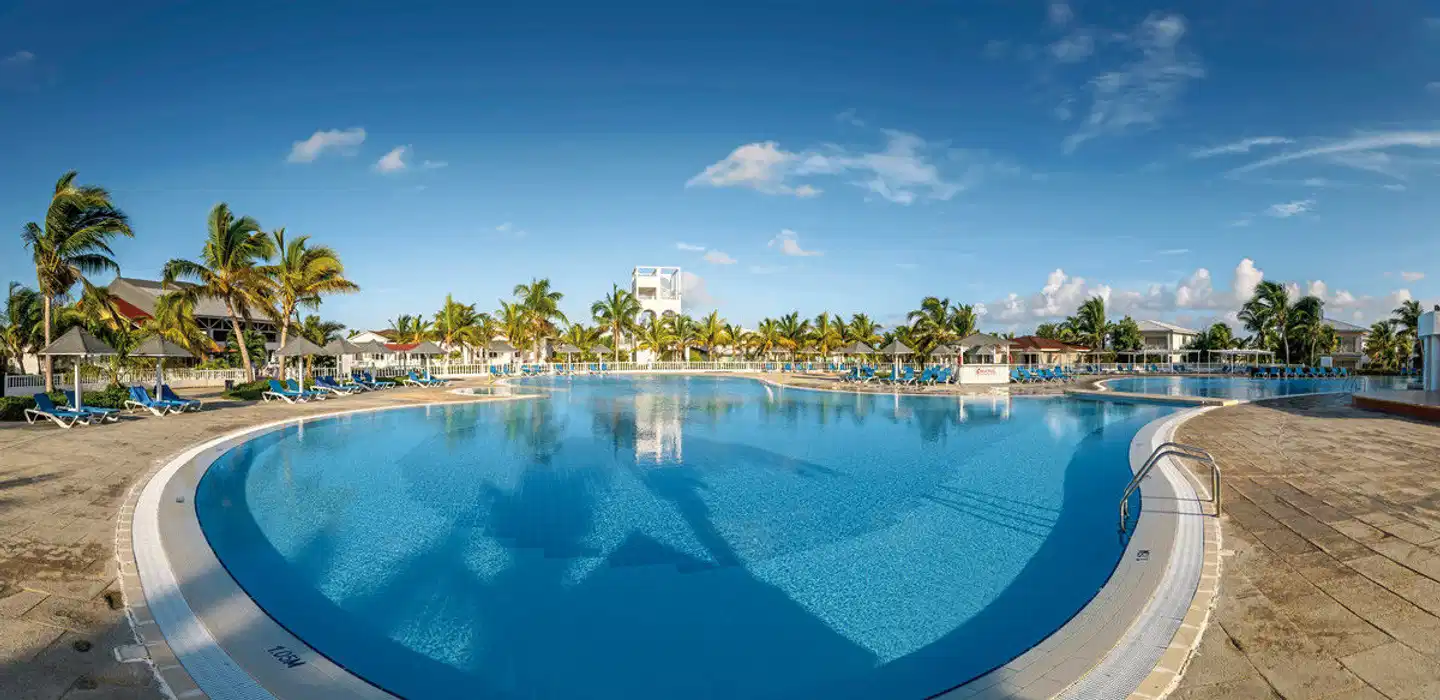 Memories Caribe Beach Resort Pool