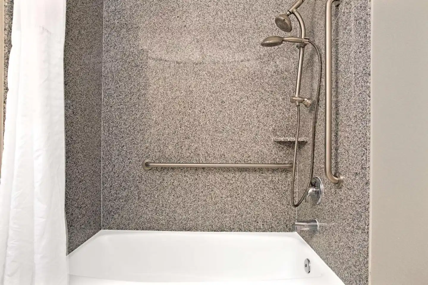 Super 8 by Wyndham Inglewood/LAX/LA Airport Badezimmer