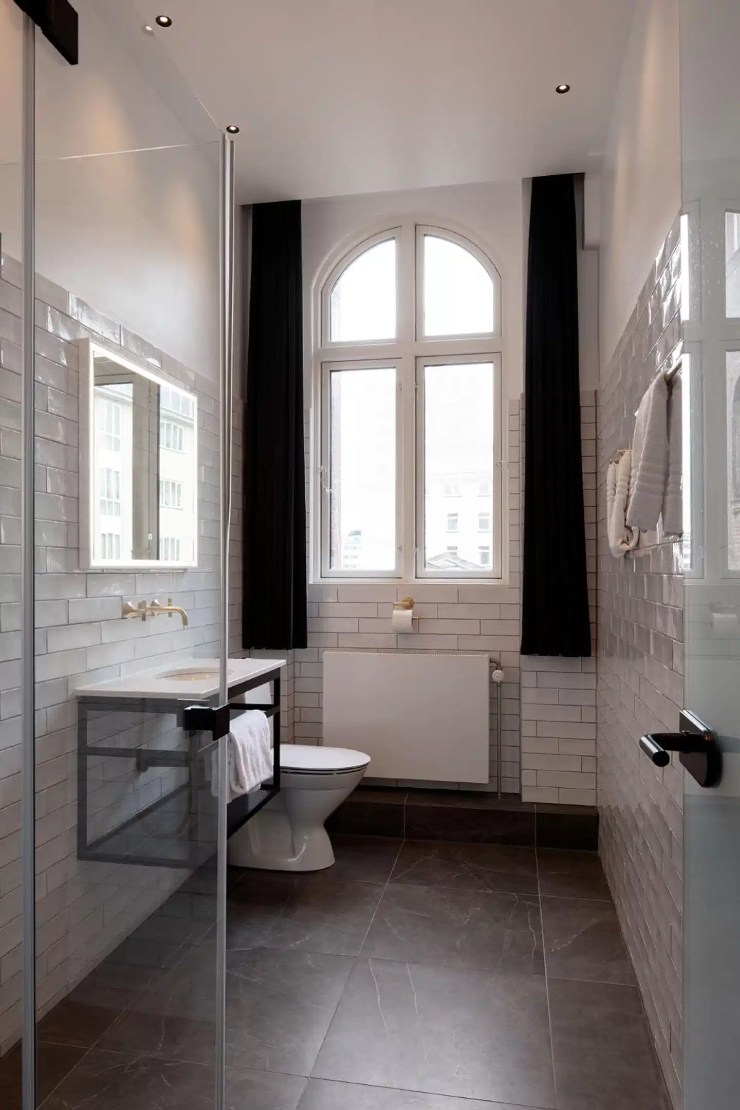 Ascot Hotel Badezimmer