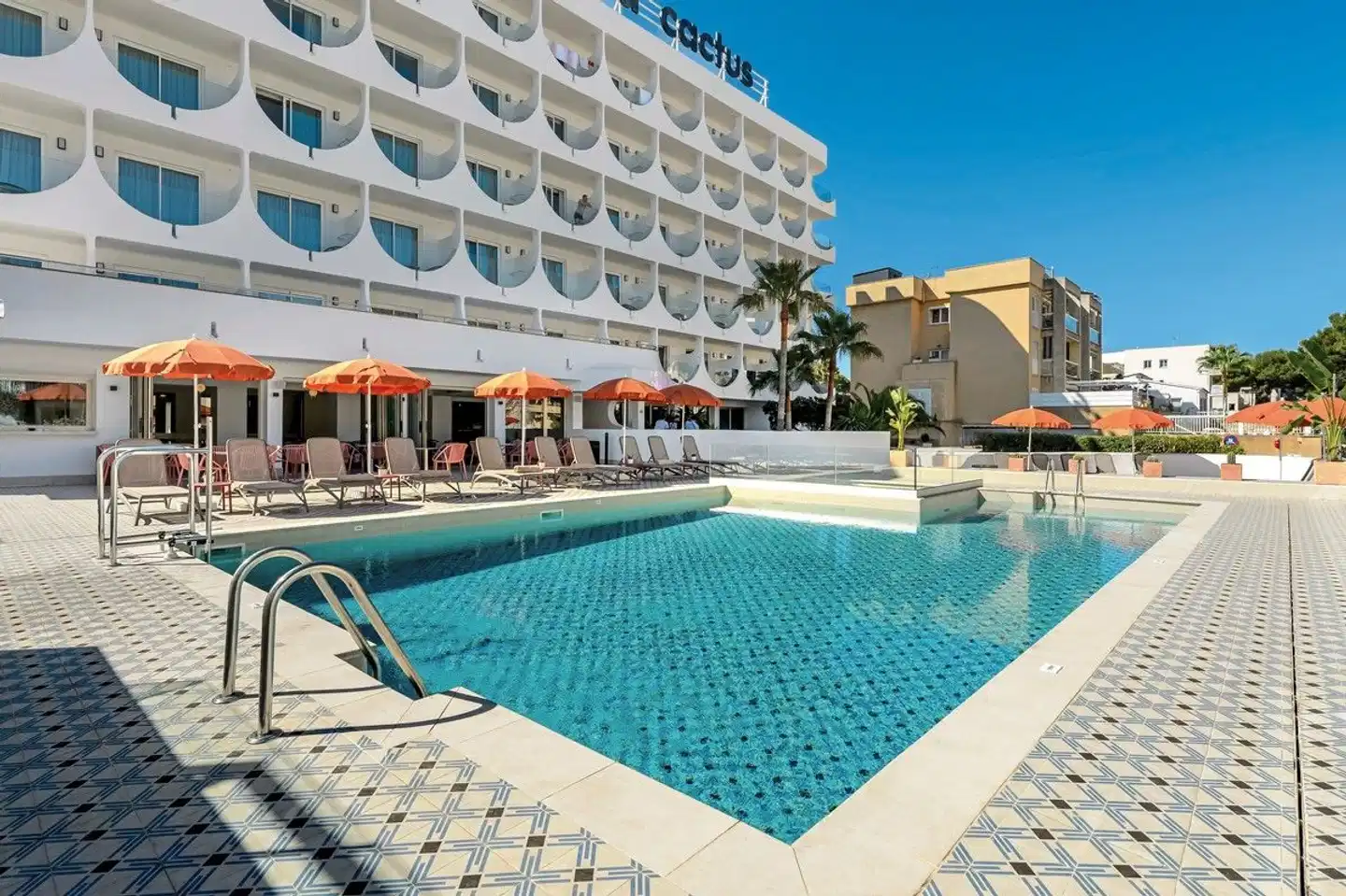 Vibra Palma Cactus Pool