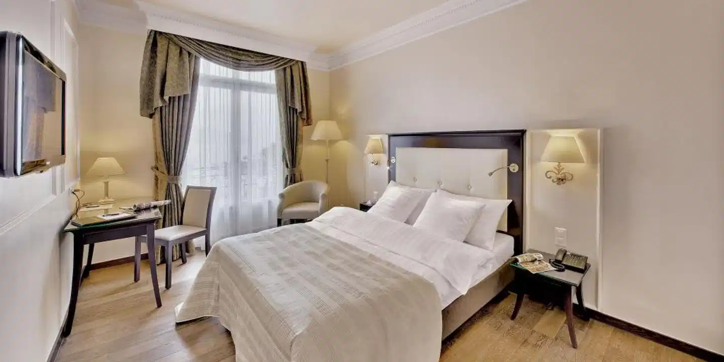 Grand Hotel Suisse Majestic, Autograph Collection Wohnbeispiel