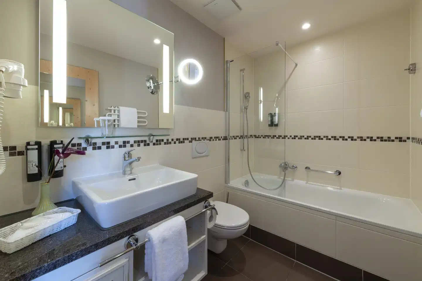 Romantik Hotel Schweizerhof Badezimmer