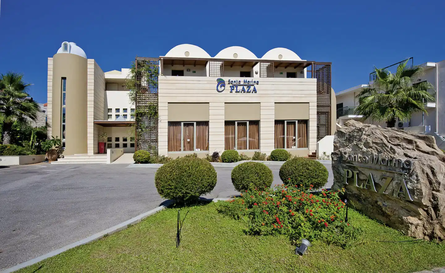 Giannoulis Santa Marina Plaza Aussenansicht